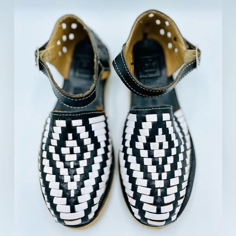 Handmade Black and White Strap Huaraches - Picture 3 of 7